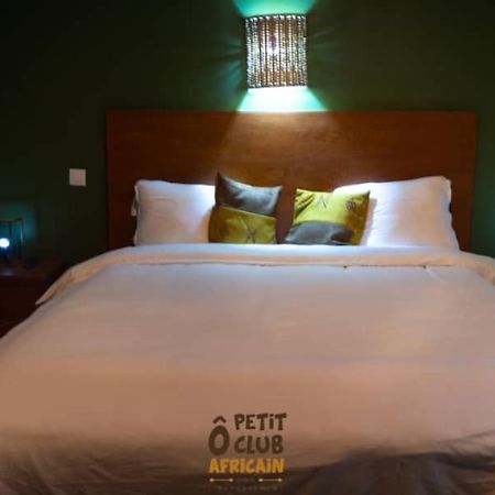 Bed and Breakfast O Petit Club Africain Dakar Exterior foto