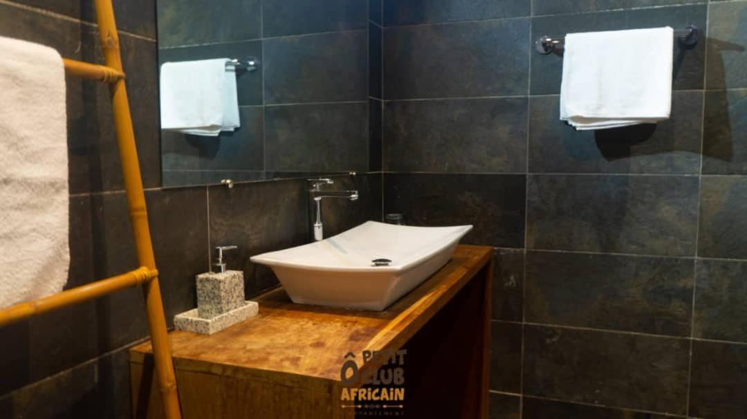 Bed and Breakfast O Petit Club Africain Dakar Exterior foto