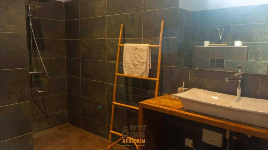 Bed and Breakfast O Petit Club Africain Dakar Exterior foto